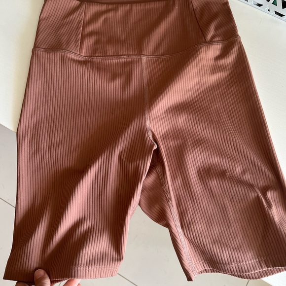 Girlfriend Collective Rib Bike Short - Picture 3 of 4